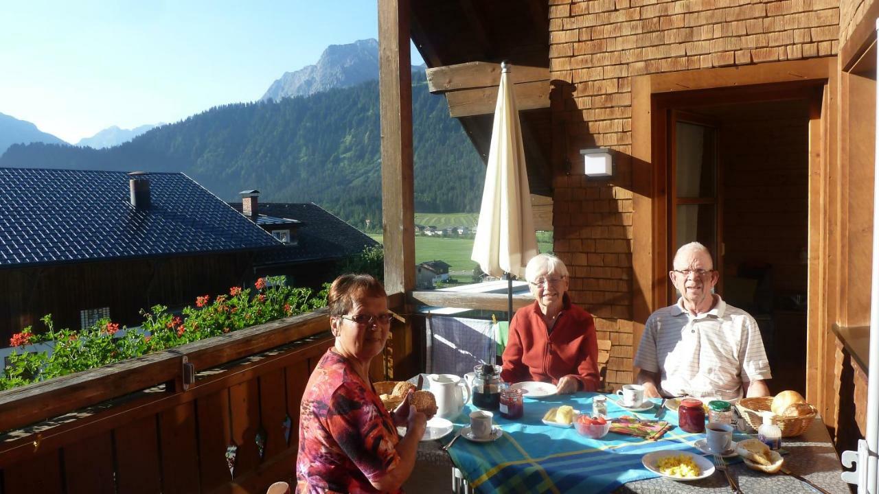 Appartements Karin Mitten Im Gruenen Schoppernau Exteriör bild